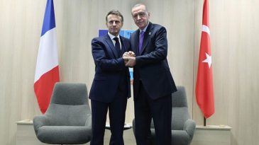 Macron T&uuml;rk&ccedil;e paylaşım yaparak duyurdu: Cumhurbaşkanı Erdoğan ile Gazze&rsquo;deki durum hakkında g&ouml;r&uuml;şt&uuml;m
