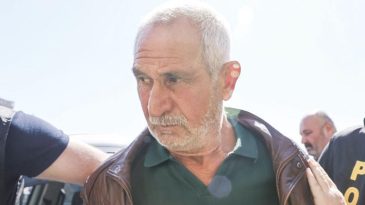 Mahkeme &Ouml;n&uuml;nde &Ouml;zel&rsquo;e Saldıran Hakim