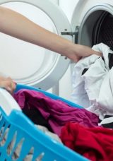 Makinede &Ccedil;eken Kıyafetleri D&uuml;zeltmek İ&ccedil;in İpu&ccedil;ları