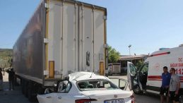 Manisa’da Otomobil Park Halindeki TIR’a Çarptı: Baba ve Üç Çocuğu Hayatını Kaybetti!