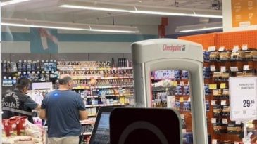 Markette Dehşet Sa&ccedil;tı, Bir Kadın ve &Ccedil;ocuk Yaralandı
