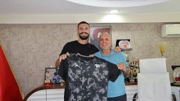 Merih Demiral, Alanyaspor'u Ziyaret Etti!