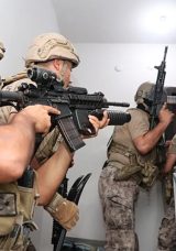 Mersin'de Fuhuş Operasyonu: 22 Ş&uuml;pheli G&ouml;zaltına Alındı