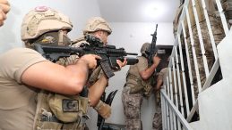 Mersin'de Fuhuş Operasyonu: 22 Şüpheli Gözaltına Alındı