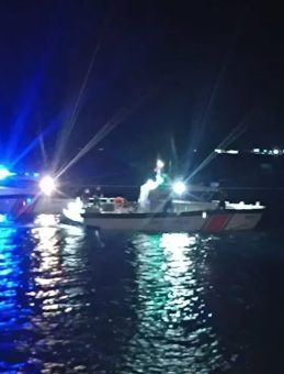 Mersin'de Gece Denize Giren Kadın Hayatını Kaybetti! Kayıp İki Kişi İçin Arama Başlatıldı