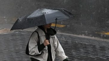 Meteoroloji Saat Verdi! T&uuml;rkiye Kavrulurken Bu İllerde Sağanak Yağış Bekleniyor