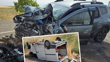 Minib&uuml;s ile Otomobil &Ccedil;arpışması: 11 Yaralı