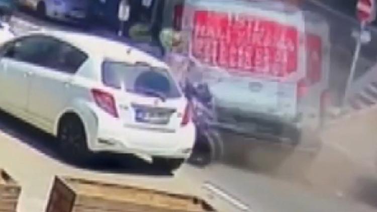 Motosiklet Sürücüsünün Ayağının Koptuğu Kaza Kameralara Yansıdı