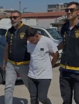 Motosikletli Gaspçılar Kadını Yerde Sürükledi
