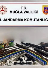 Muğla&rsquo;da Tarihi Eser ve Ruhsatsız Silah Operasyonu