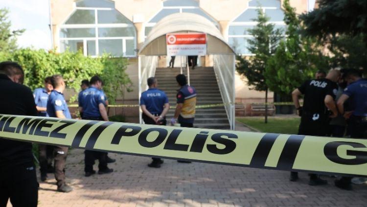 Namaz Kılarken Bıçaklanan Kişi Hayatını Kaybetti