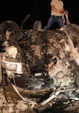Nevşehir'de otomobil ile minib&uuml;s kafa kafaya &ccedil;arpıştı: 5 yaralı