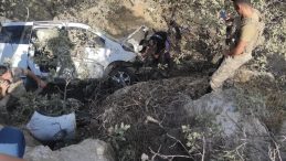 Nusaybin'de Hafif Ticari Araç Uçurumdan Düştü! 2 Yaralı