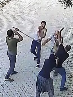Oğlunu Katledip Sonrasında Tekmeledi