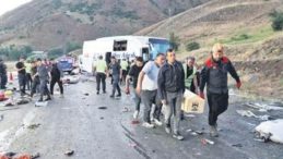 Otobüs Devrildi: 4 Ölü, 33 Yaralı