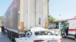 Otomobil, Park Halindeki TIR’a Çarptı: Baba ve 3 Çocuğu Hayatını Kaybetti
