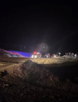 Otomobilde Heyelan ve Sele Kapılan 2 Kişi Kurtarıldı