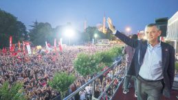 Özel’den karikatür açıklaması: saygısızlığa da lince de izin vermem