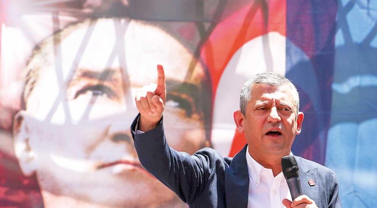 Özgür Özel, İzmir'de Açıklamalar Yaptı: "Ben Tunç Kardeşimi Satmam"