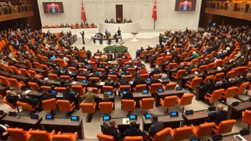 &Ouml;zg&uuml;r &Ouml;zel'in Dokunulmazlık Dosyası TBMM'ye İletildi