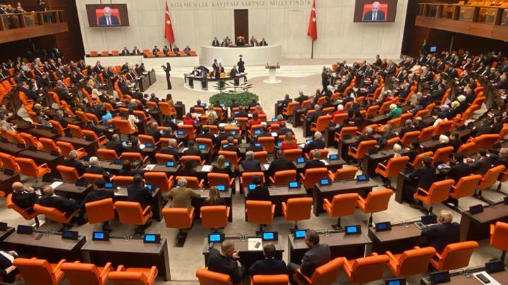 Özgür Özel'in Dokunulmazlık Dosyası TBMM'ye İletildi