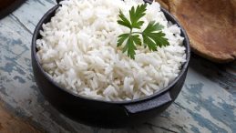 Pişmiş Pilav Tuzlu Olursa Ne Yapmalı? Tuzlu Pilav İ&ccedil;in &Ccedil;&ouml;z&uuml;m Y&ouml;ntemleri