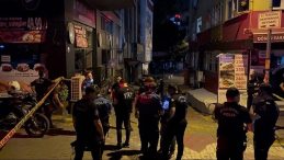 Polis Bıçakla Saldırıya Uğradı, Silahlı Müdahale ile Önleyici Tedbir Alındı