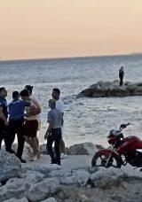 Polis, Plajdaki Kavga Sırasında Havaya Ateş A&ccedil;tı