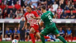 PSV, 23 Yaşındaki Fransız Sağ Bek Kiliann Sildillia'yı Transfer Etti