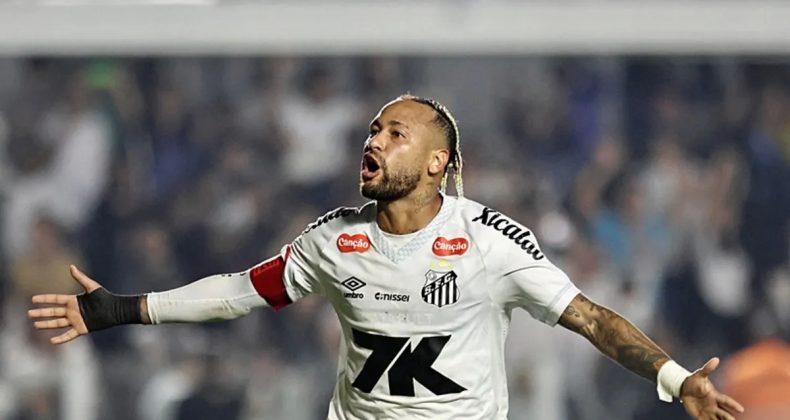 Sakatlıktan dönen Neymar, Santos'a zaferi getirdi!