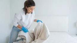 Sakın bu derecenin altında yıkamayın! Yataklarda "g&ouml;r&uuml;nmez" tehlike