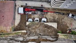 Samsun'da İstinat Duvarı Çöktü: 4 Araç Kullanılamaz Hale Geldi!