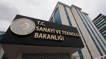 Sanayi ve Teknoloji Bakanlığı'ndan YKS'ye Katılan Gen&ccedil;ler i&ccedil;in Tercih Rehberi