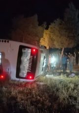 Şanlıurfa&rsquo;da İş&ccedil;i Servisi Devrildi: 15 Yaralı