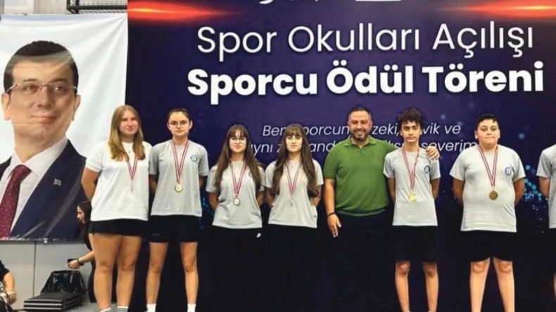 Savcılığın Talimatına Rağmen Pankart Sergilendi