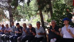 Şehit Jandarma Kıdemli Baş&ccedil;avuş Sadık G&uuml;ll&uuml; i&ccedil;in kabri başında anıldı
