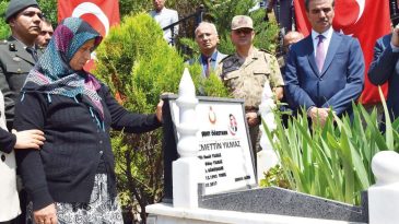 Şehit &Ouml;ğretmen İ&ccedil;in Anma T&ouml;reni D&uuml;zenlendi