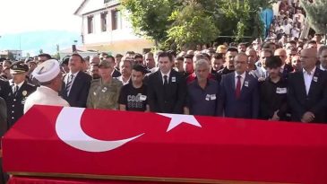 Şehitlerimiz Son Yolculuğuna Uğurlanıyor: Pen&ccedil;e Kilit B&ouml;lgesi'nde Duygusal Anlar