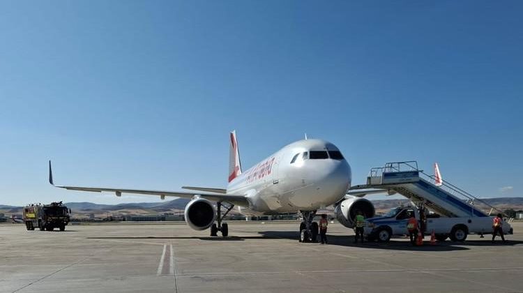 Sharjah-İstanbul Uçuşunda Motor Arızası, Uçak Esenboğa'ya Acil İniş Yaptı