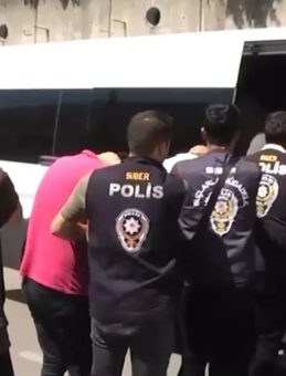 Siber Çetelere 21 İlde Operasyon: Bungalov, Araç, Kazanç Vaadiyle Dolandırdılar… 22 Milyonluk Mal Varlığına El Konuldu