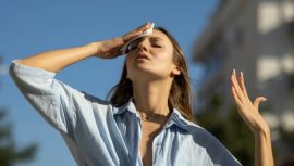 Sıcak hava psikolojinizi yerle bir ediyor! Klinik Psikolog Esra Ezmeci anlattı: "Beyninizde &ouml;yle bir etkisi var ki&hellip;&rdquo;