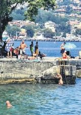 Sıcak Havalarda İstanbul'un Sahilleri ve Parkları Doldu Taşdı