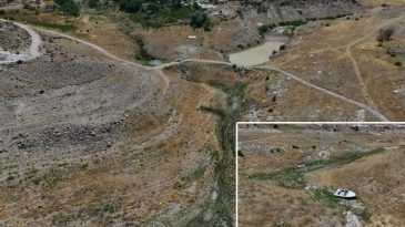 Sıcak Havaların Etkisiyle Sular &Ccedil;ekildi! Eski Mahalle Ortaya &Ccedil;ıktı 'Mezarlarımız, Evlerimiz G&ouml;r&uuml;ld&uuml;'