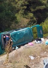 Sivas'ta Minib&uuml;s Devrildi: 13 Yaralı