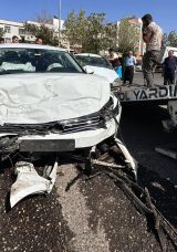 Siverek&rsquo;te İki Ara&ccedil; &Ccedil;arpıştı: 1 Kişi Hayatını Kaybetti, 4 Kişi Yaralandı