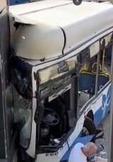 Son Dakika: Ankara'da Belediye Otob&uuml;s&uuml; Kazaya Karıştı! 20 Yaralı