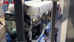Son Dakika: Ankara'da Belediye Otobüsü Kazaya Karıştı! 20 Yaralı