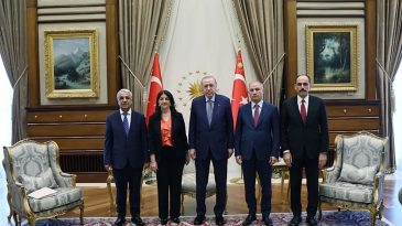 Son Dakika | Başkan Erdoğan – DEM Parti g&ouml;r&uuml;şmesinin arka planı: Ter&ouml;r &ouml;rg&uuml;t&uuml; PKK ne zaman, nerede silah bırakacak?