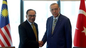 Son dakika | Başkan Erdoğan Malezya Başbakanı Enver İbrahim ile g&ouml;r&uuml;şt&uuml;: İsrail &uuml;zerindeki baskı artırılmalı