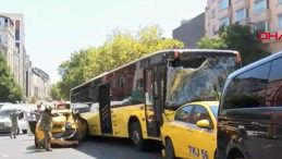 Son dakika… Beyoğlu'nda 9 aracın karıştığı zincirleme kaza